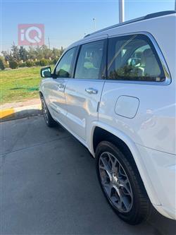 جیپ گراند شیرۆکی